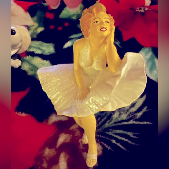 Marilyn Monroe ornament collectible - like new - no box - Picture 1 of 3